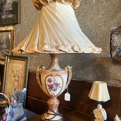 Vintage French Provincial Trophy Style Lamp