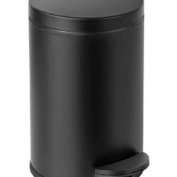 Stainless steel step on padel trash Can for bathroom or bedroom/ brand new/ see discription 👍👍
