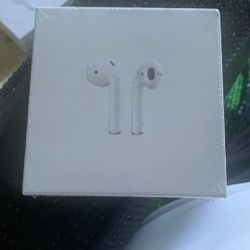 AirPods With Wireless Charging Case