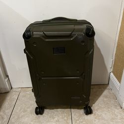 Luggage TITAN HILAND TACTICAL DARK GREEN…25” Medium…$75