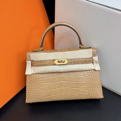 Fashionable Handbags 