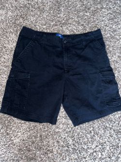 Black cargo shorts with multiple pockets Size 36
