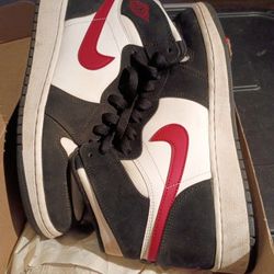 NIKE AIR JORDAN 1 RETRO HIGH OG SNEAKERS 