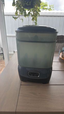 Baby Brezza Bottle Sterilizer and Dryer