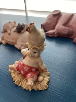 (4) VINTAGE PIG FIGURINES
