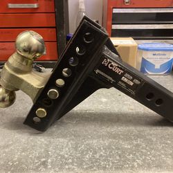 14000lbs Kurt adjustable hitch.  Towing.  Truck.