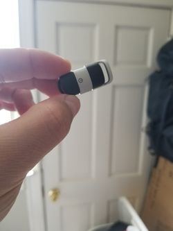 Bluetooth ear piece for cell phone calls