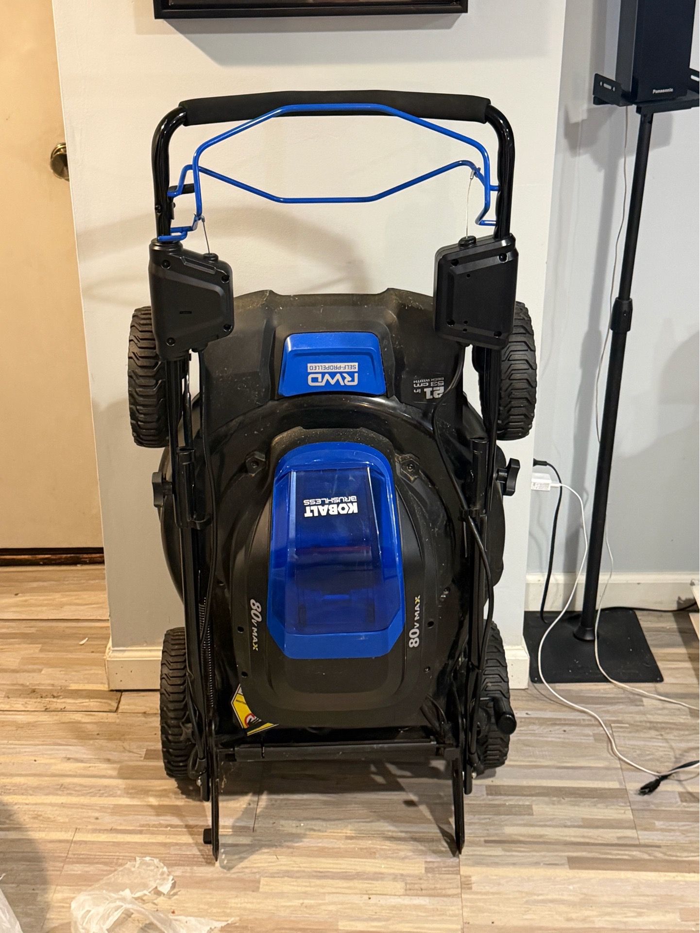 Electric lawnmower