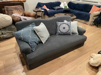 Couch (I will deliver for free!)
