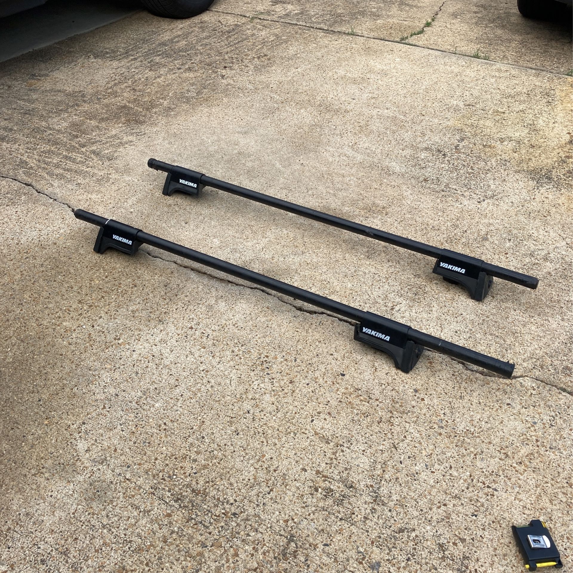 Yakima Lowrider 48" Round Bar Roof Rack 2 Bars 4 Rail Grab Towers