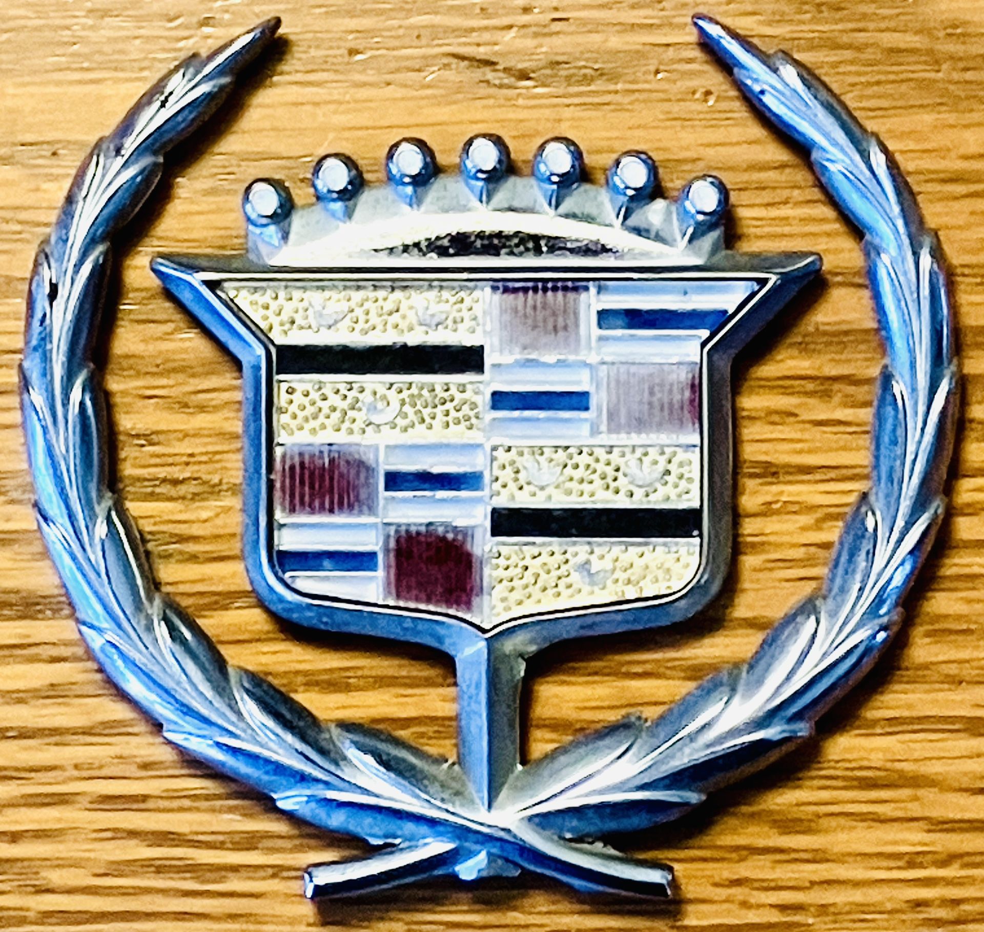 Cadillac Emblem vintage 1970