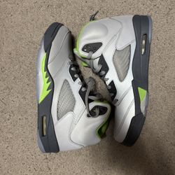 DS NEW JORDAN 5 GREEN BEAN SIZE 11.5 NO BOX
