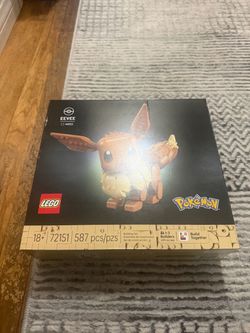 LEGO Pokémon Eevee 72151 Building Sets for Adults, Ages 18+, Collectible Model for Display, Bedroom & Book Shelf Decor, 587 Pieces, Gift for Fans