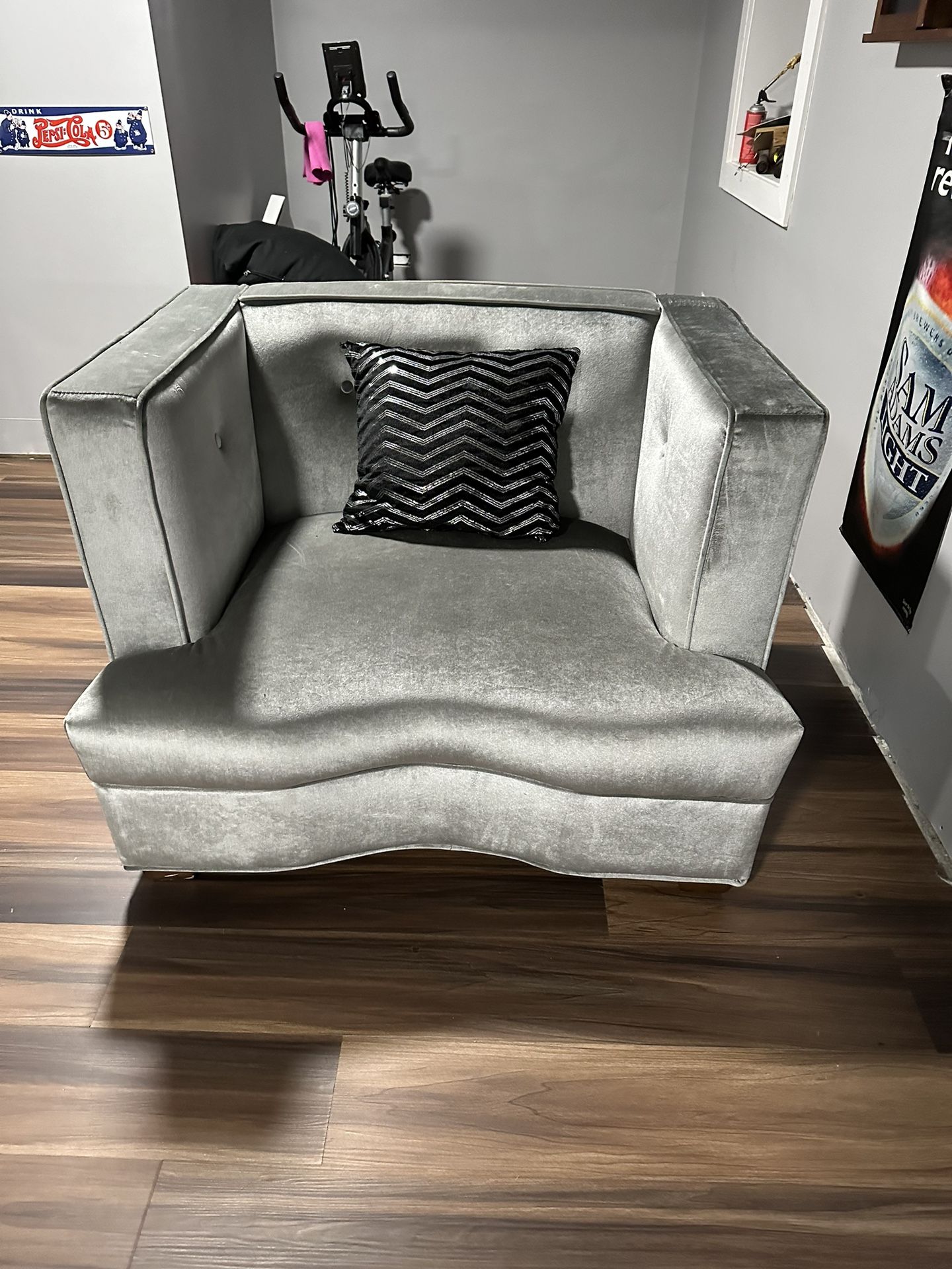 Comfy Oversized Chair Never Used