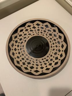 Decorative pottery dish