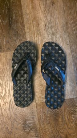 Women's Reef Flip Flops size 9