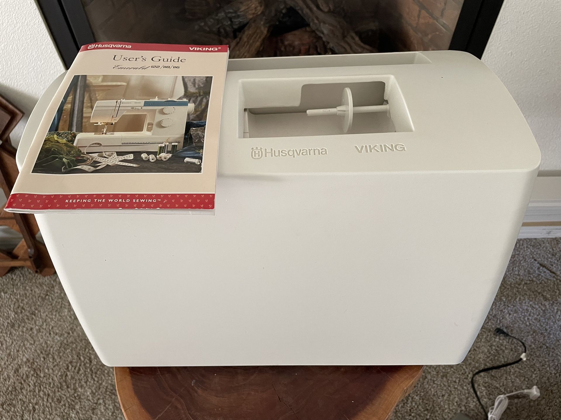 Husqvarna Viking Sewing Machine Emerald 118 - Like New With Extras