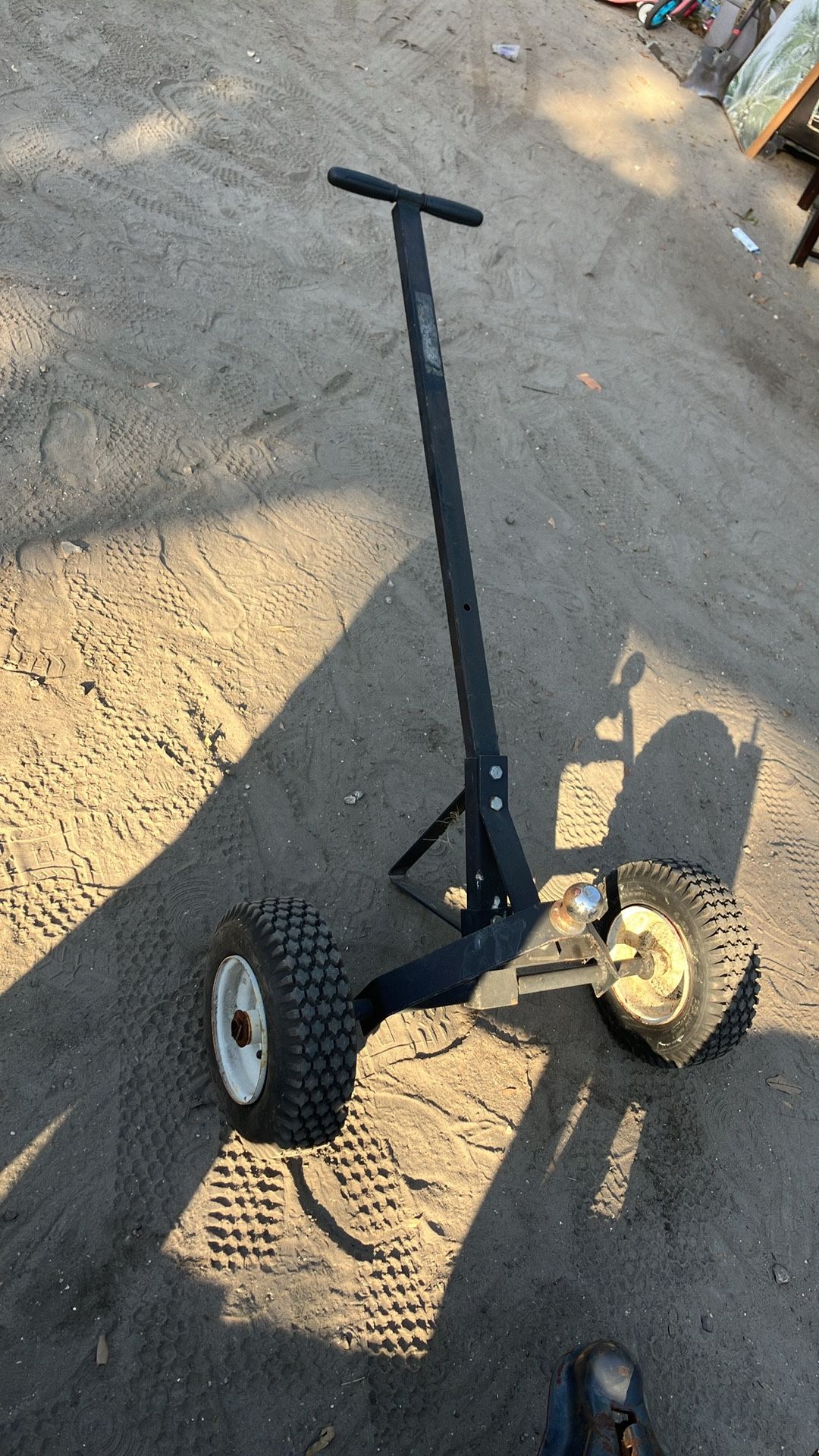 It’s made for trailers. I think it’s a trailer lifter.