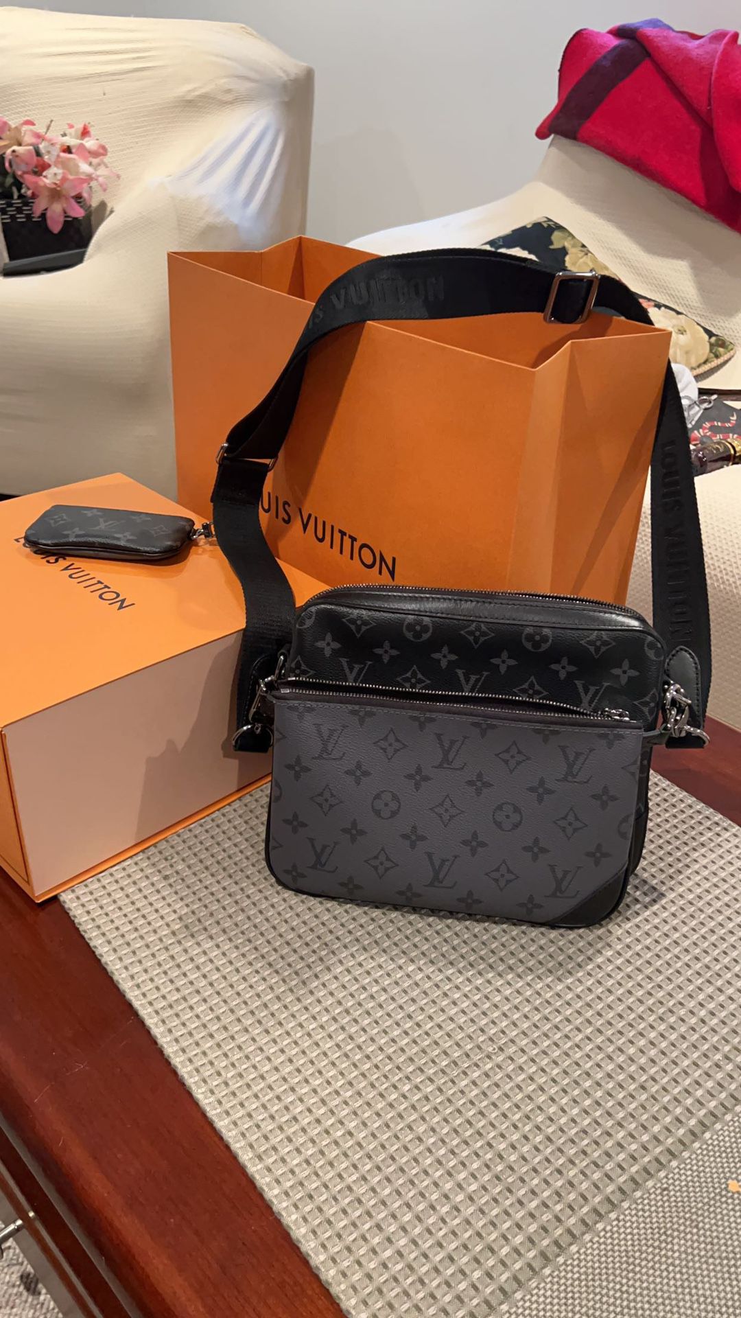 Louis Vuitton Messenger Bag Men’s