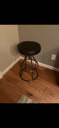 Industrial Adjustable Bar Stool – Metal Frame with Leather Seat