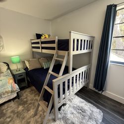 Like-New Bunk Bed Set w/ Mattresses & Bedding – Only $300 (Used 1 Year, Airbnb Clean!)