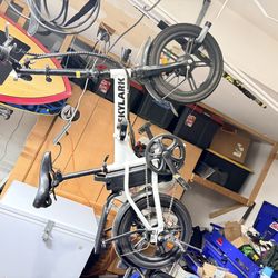 E-Bike With Charger And Keys