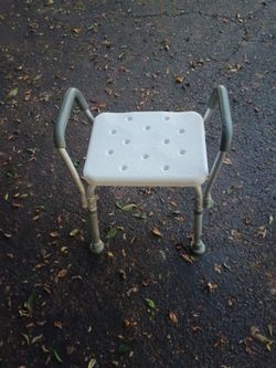 height-adjustable shower stool