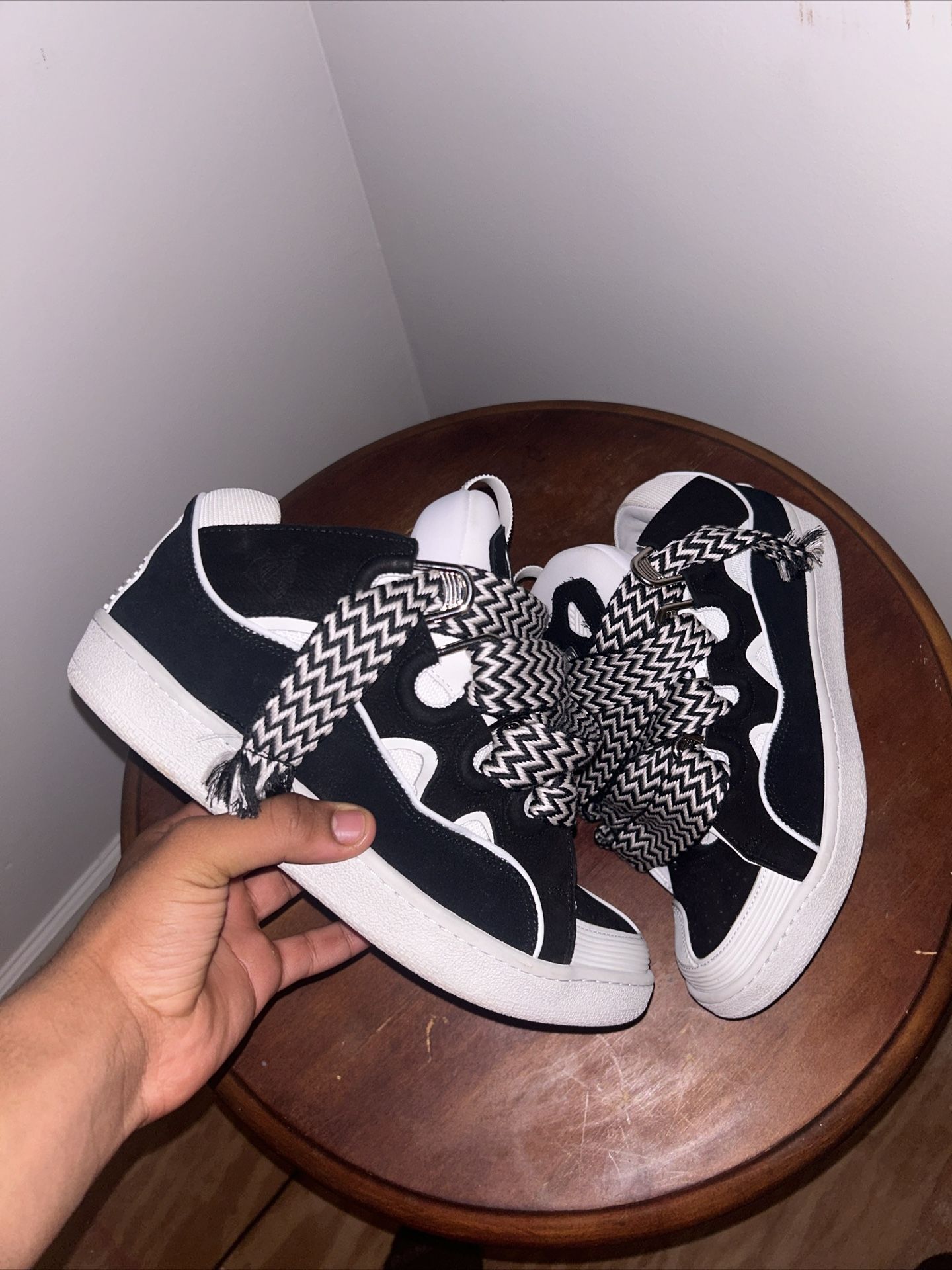 Lanvin Curb