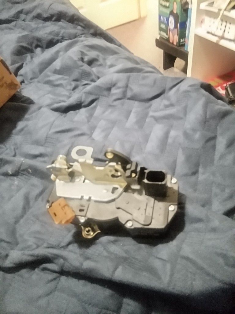 2008 Pontiac G6 Driver Side Rear Door Lock Actuator