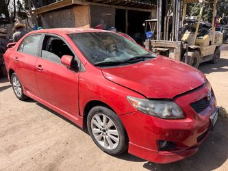 2010 Toyota Corolla 4cyl ***for parts only***