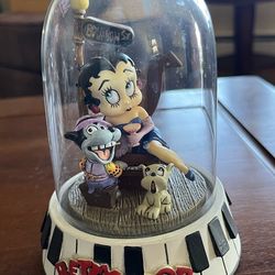Betty Boop Bourbon Street hand-painted figurine Betty Boop Bourbon Street hand-painted sculpture