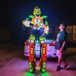 12ft Party Led Robot With Fireworks Attachment