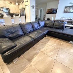 Black Leather Sectional Sofa – Modern & Spacious