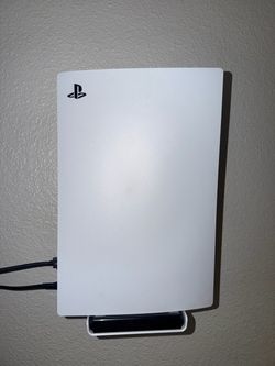 Ps5 disc version with controller and cords