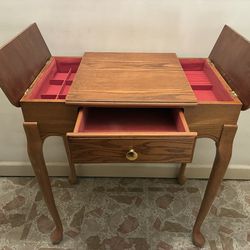 VINTAGE OLD WORLD QUEEN MARY SOLID OAK NIGHT STAND