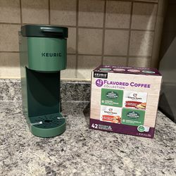 Keurig Mini Brand New with coffee pods