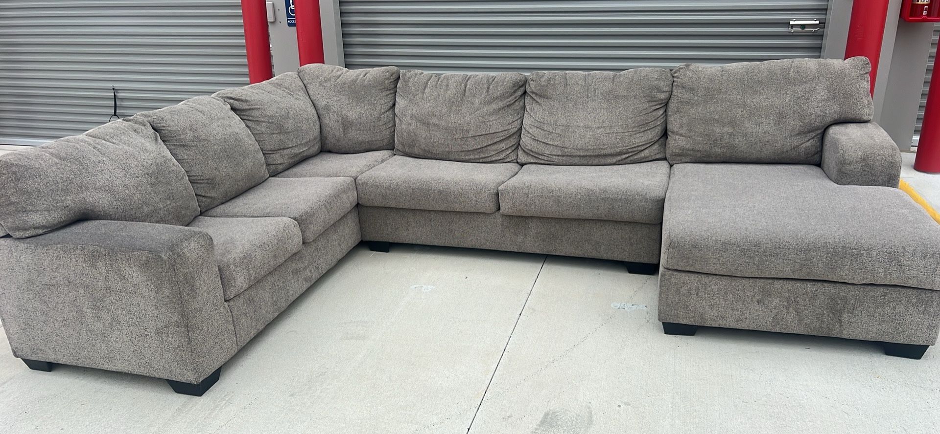 Free Delivery - Modern Gray Sectional Sofa Couch 