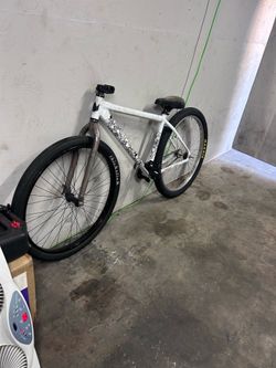 Throne bike