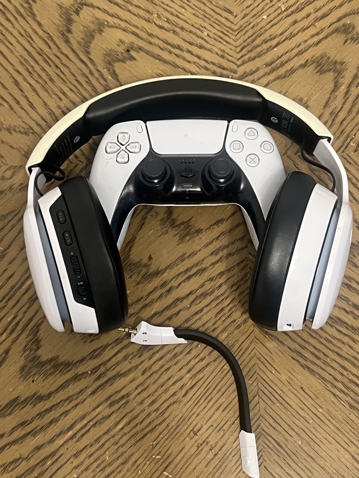 PS5 Controller And Bluetooth Headset