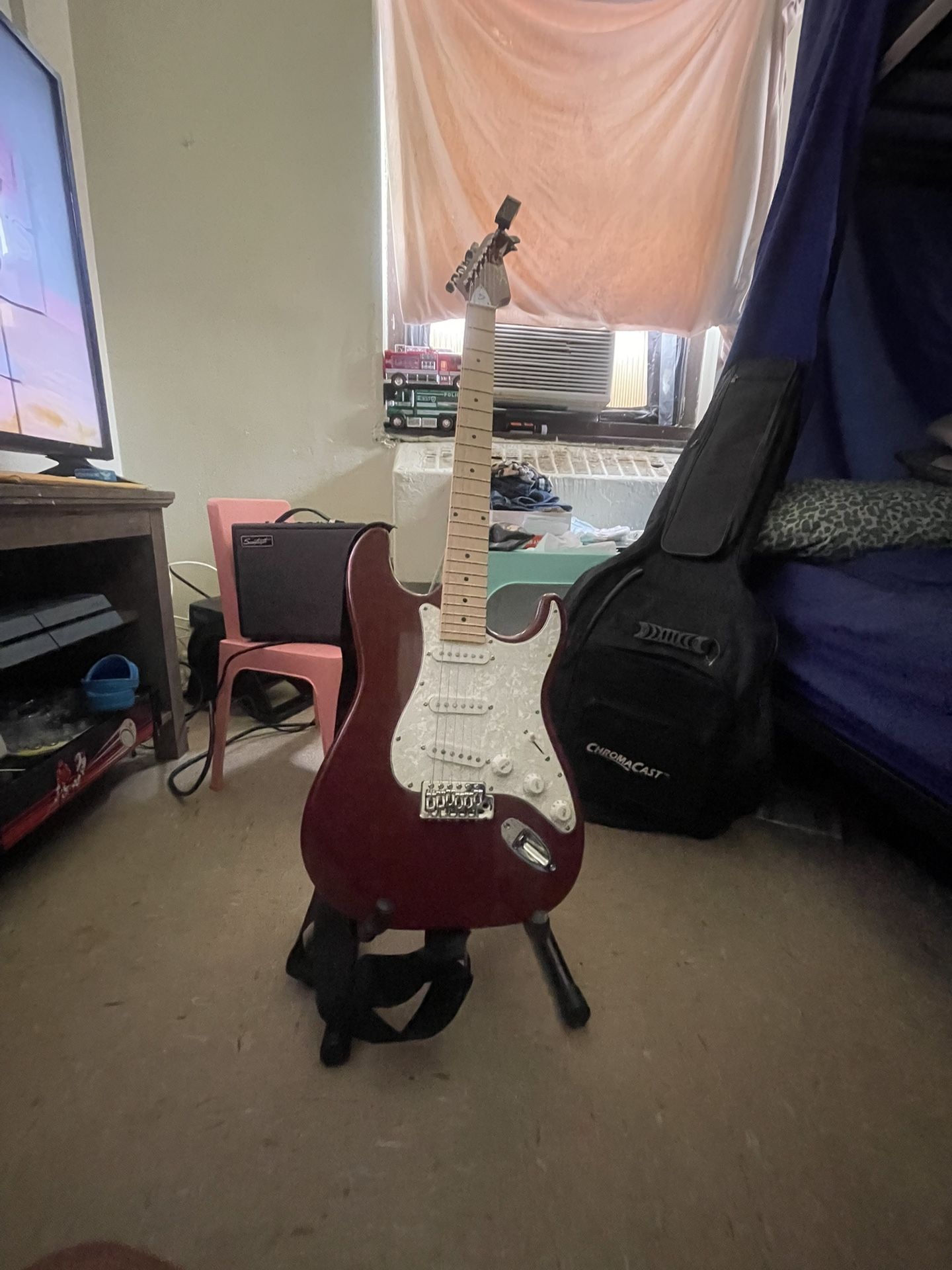 SAW TOOTH GUITAR