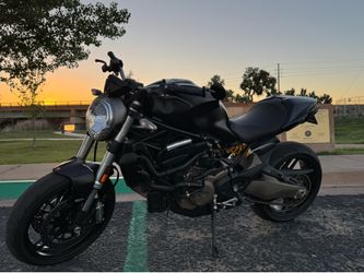 2015 Ducati Monster 821