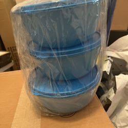 Tupperware Total Of 6 Containers