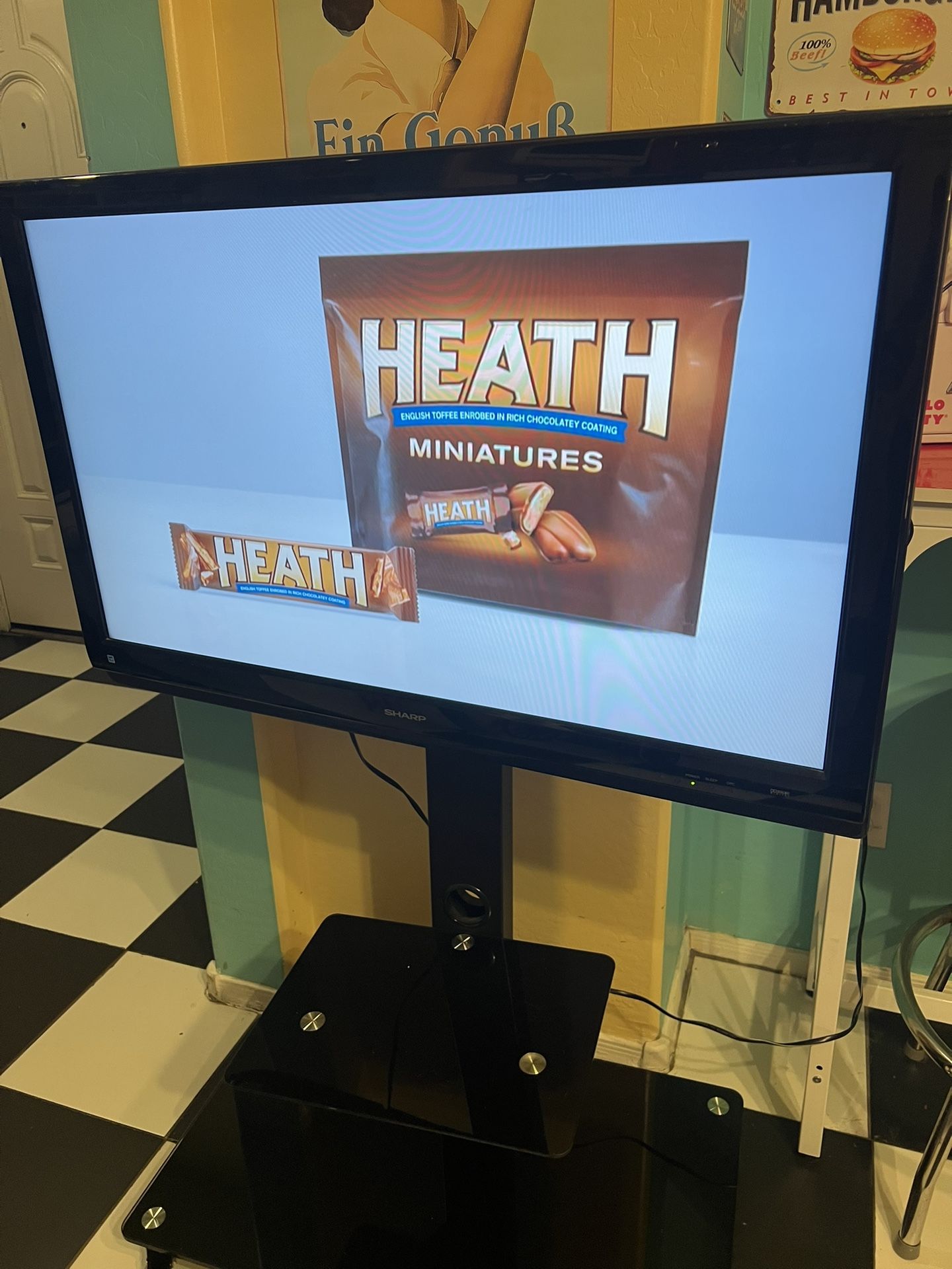 32 inches Sharp TV