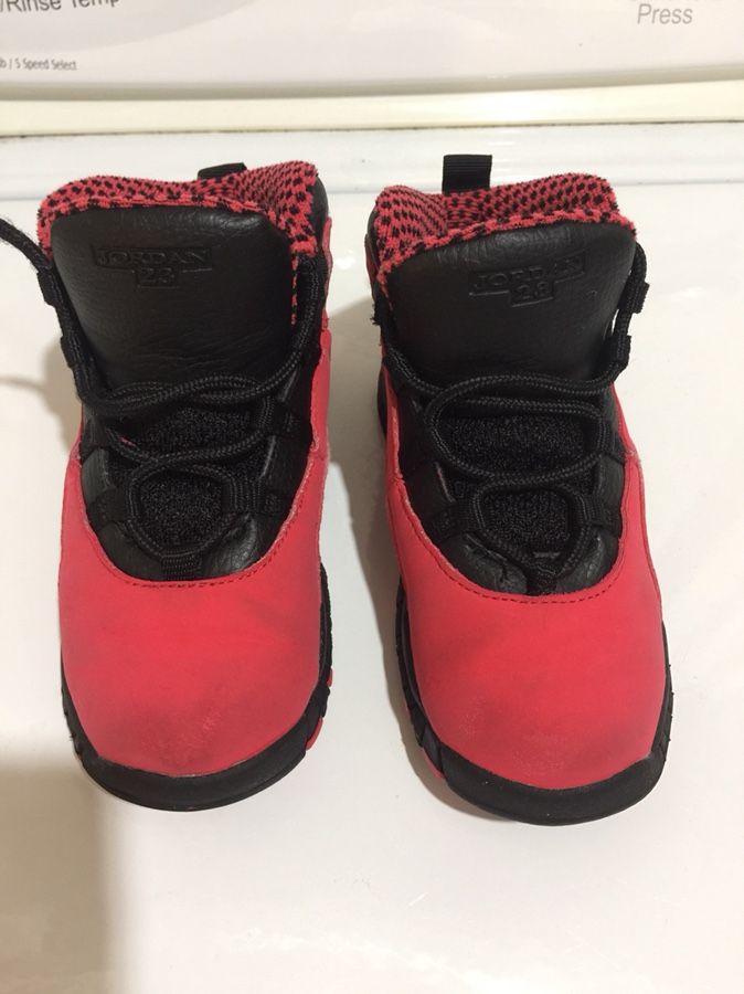 Unisex Jordan’s size 10c