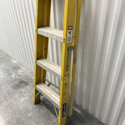 Louisville 4ft Ladder 