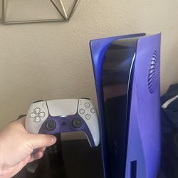 Purple PS5 & Controller 