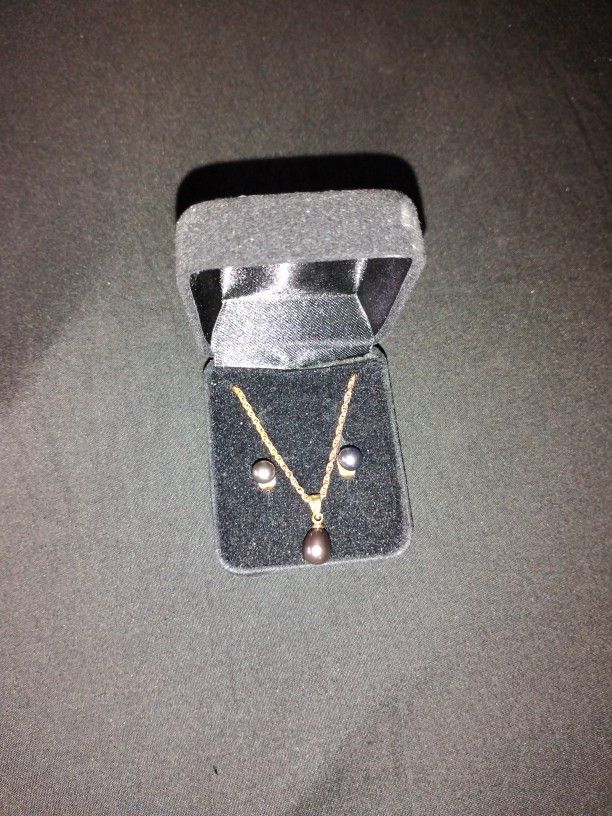 Vintage Custom Black Pearl Neckless And Earrings Set