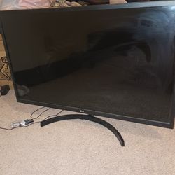 LG Computer Monitor 31.5 For Parts