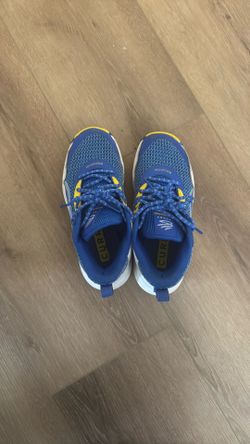Size 5 Curry Basketball Shoes