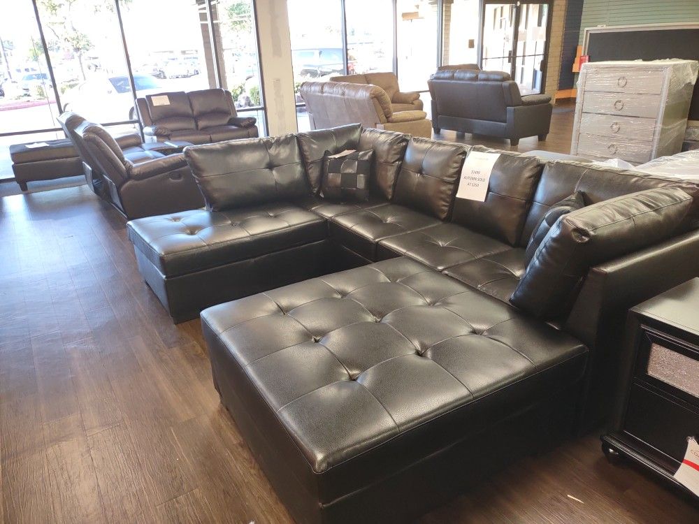 REAL GENUINE LEATHER SECTIONAL SOFA WITH OTTOMAN